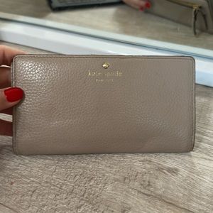 Kate Spade Bifold Zip Wallet | color Taupe